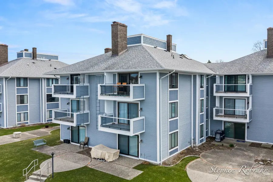 400 Lakeview Court #19, Spring Lake, MI 49456 - #3