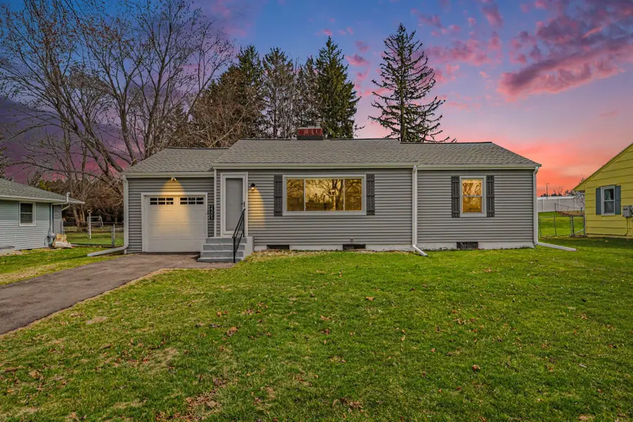 2305 Maple Drive, Jackson, MI 49203 - #2