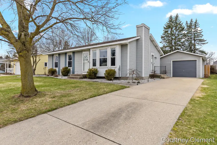 3551 Auburn Avenue Ne, Grand Rapids, MI 49525 - #2