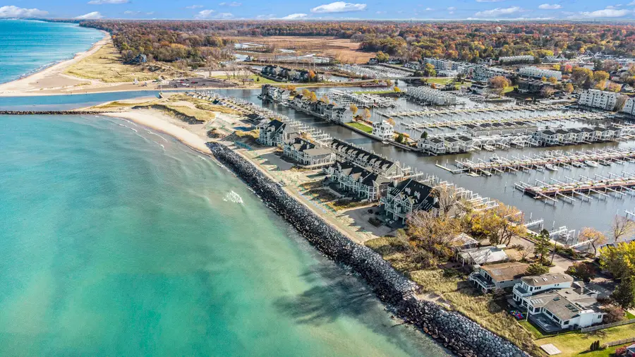 409 Lake Drive #10, New Buffalo, MI 49117 - #2