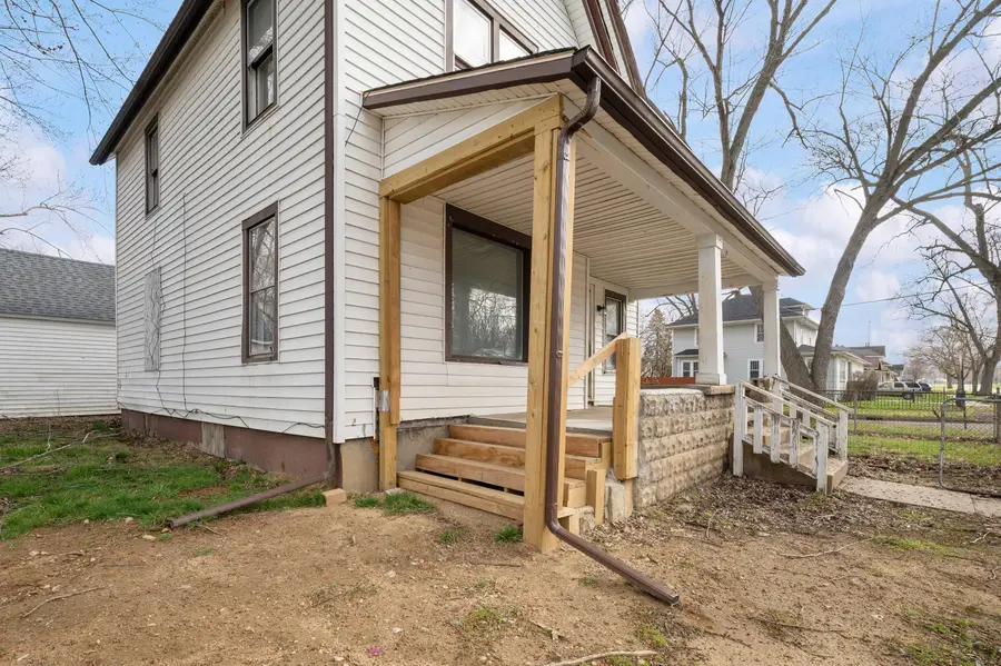 527 Howard St. Street, Niles, MI 49120 - #2