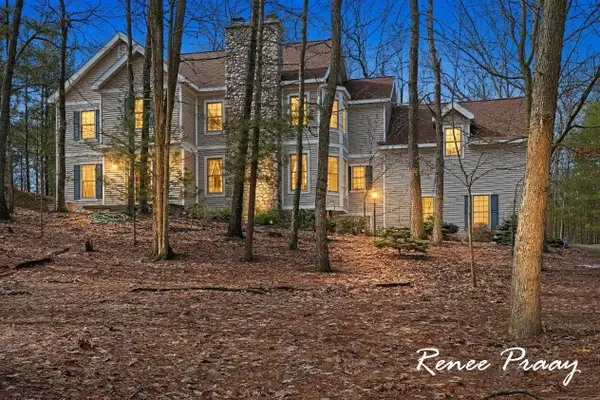 5439 Shawnee Road, Pentwater, MI 49449