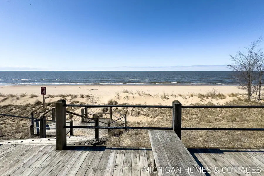 136 Crescent Drive, Grand Haven, MI 49417 - #3