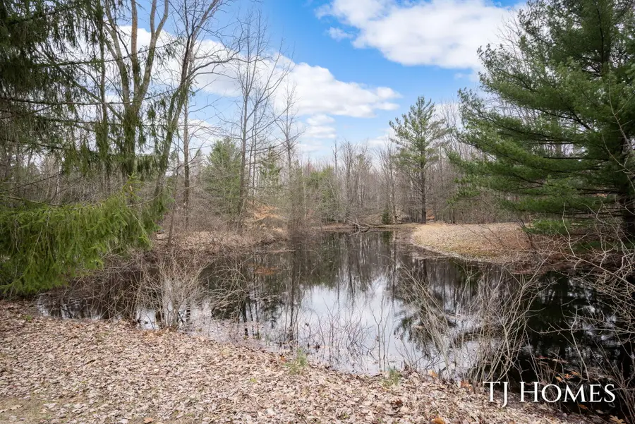 5818 E Sternberg Road, Fruitport, MI 49415 - #3