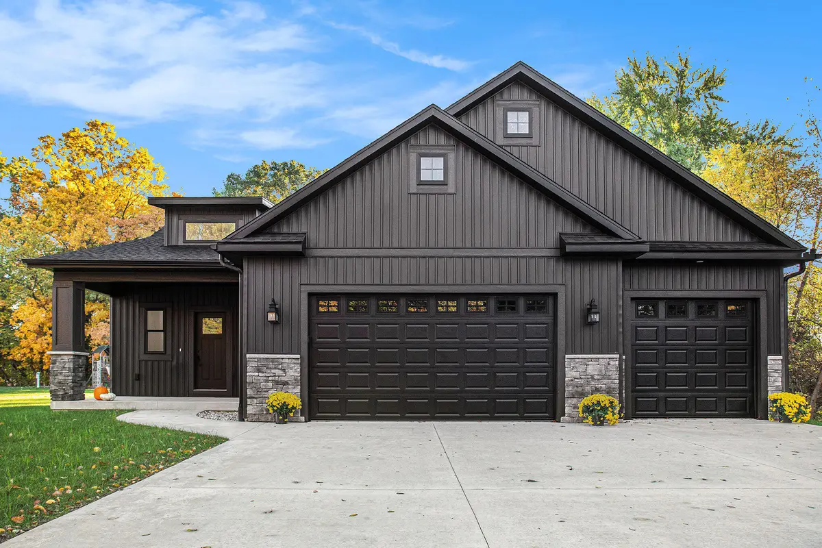 8060 Hunters Crossing, Kalamazoo, MI 49009 - #1