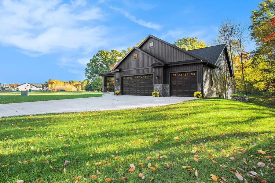 8060 Hunters Crossing, Kalamazoo, MI 49009 - #2