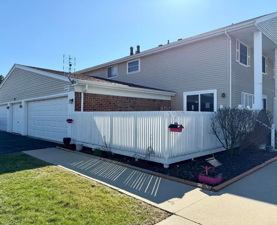 27153 Winchester Street, Brownstown, MI 48183 - #2