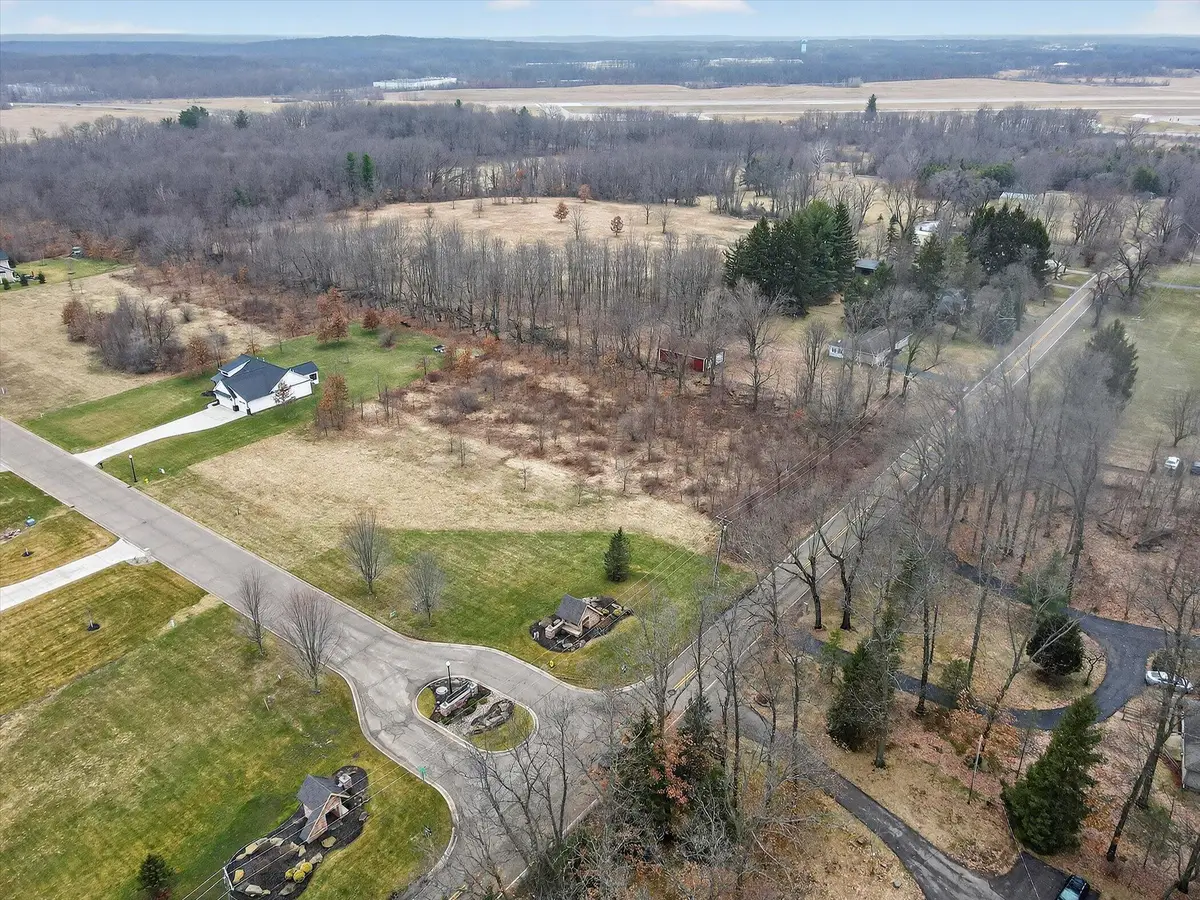 100 Stonegate Drive, Battle Creek, MI 49015 - #1