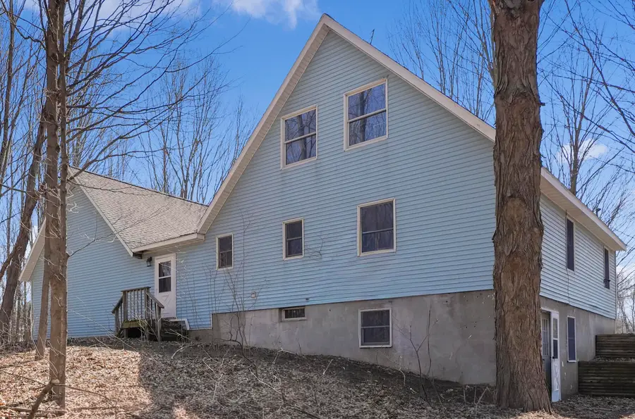 505 9 Mile Road Nw, Comstock Park, MI 49321 - #2