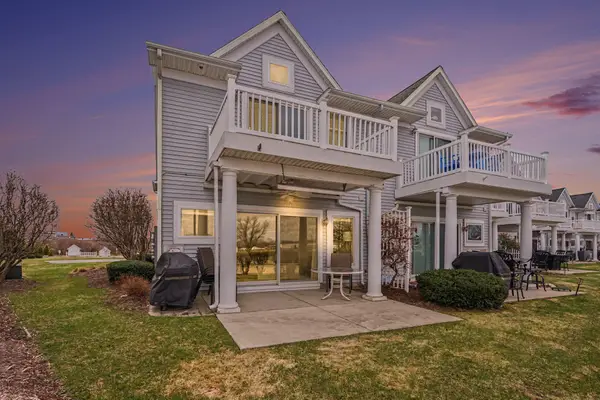 923 W Savidge Street, Spring Lake, MI 49456