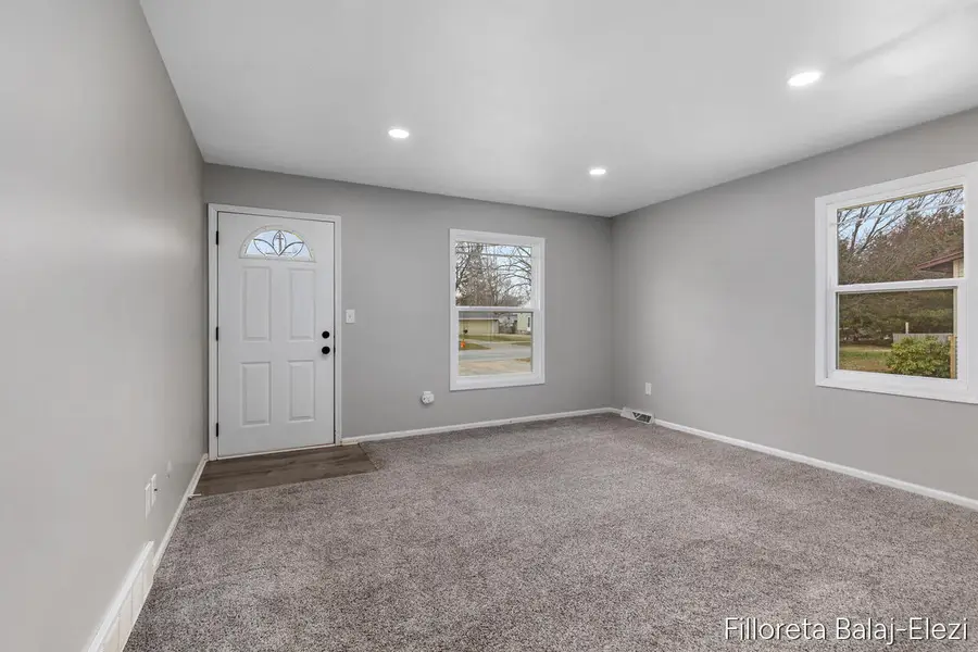 418 56th Street Se, Kentwood, MI 49548 - #3