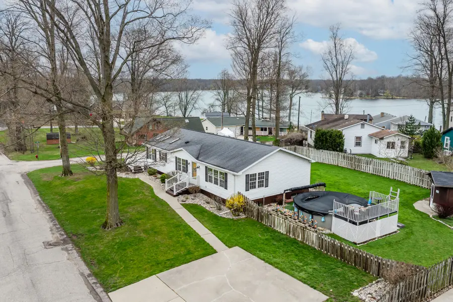 5661 Clark Street, Coloma, MI 49038 - #2