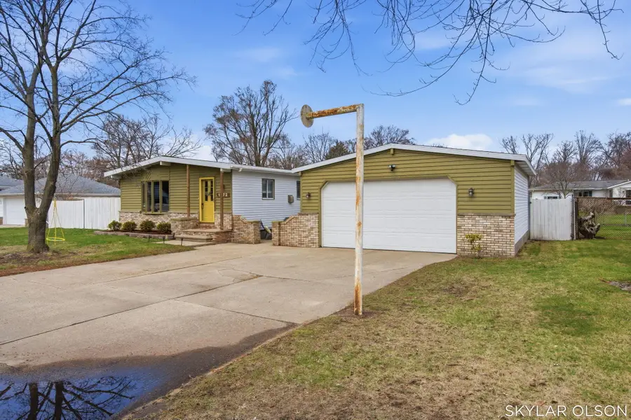 1872 Arbor Avenue, Norton Shores, MI 49441 - #3