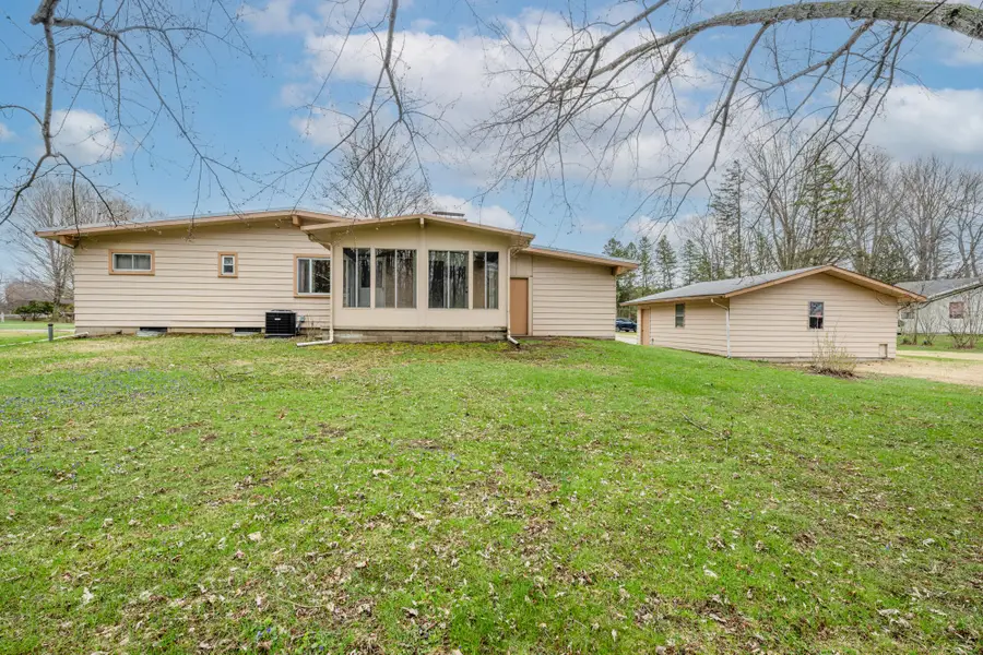 6731 Bayview Drive, Coloma, MI 49038 - #3