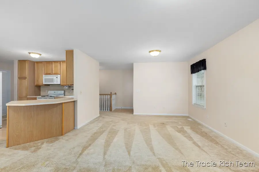 4889 Castle Hill Court Ne, Rockford, MI 49341 - #3