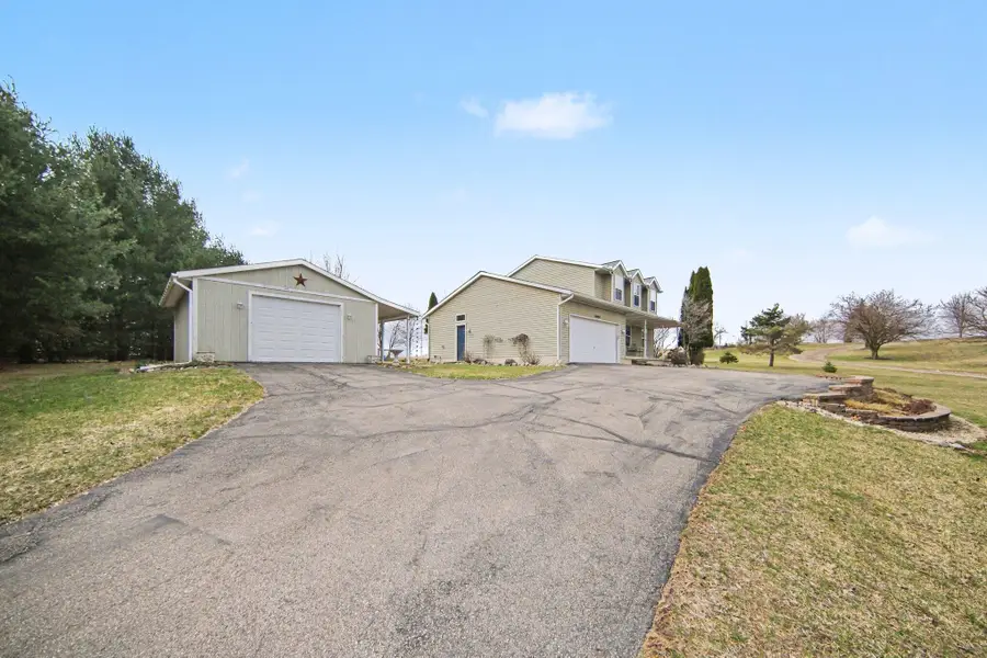 19836 Queens Court, Manchester, MI 48158 - #2