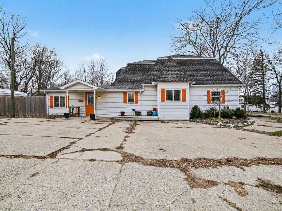 523 E Main Street, Hart, MI 49420 - #1