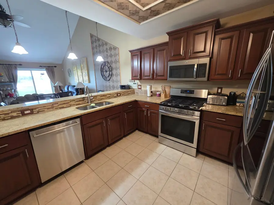 31637 Beaver Circle, New Boston, MI 48164 - #2