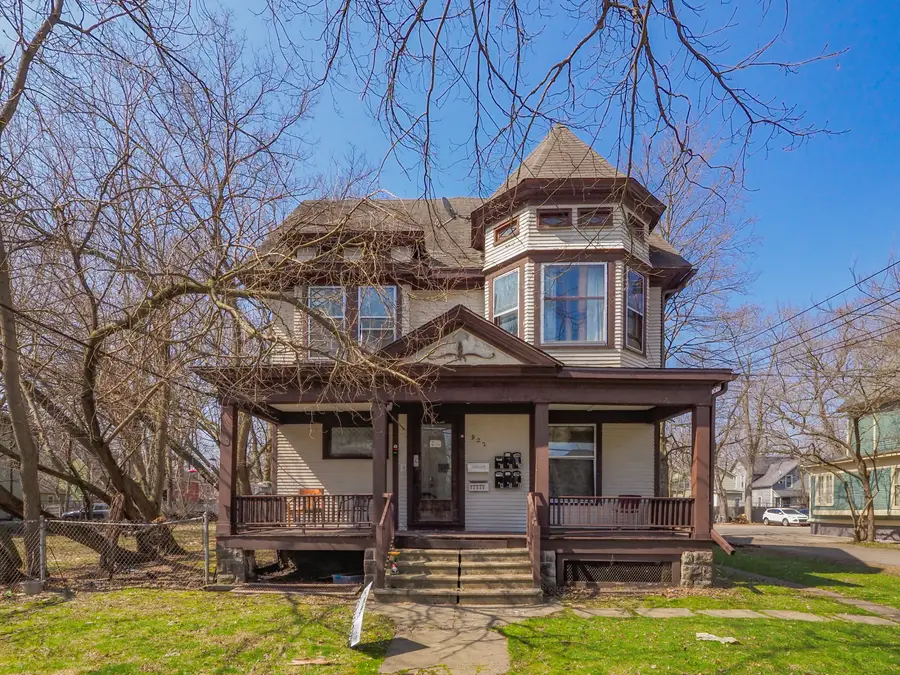 922 S Park Street, Kalamazoo, MI 49001 - #2