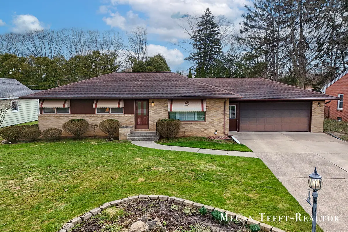 900 Maynard Nw, Grand Rapids, MI 49504 - #1