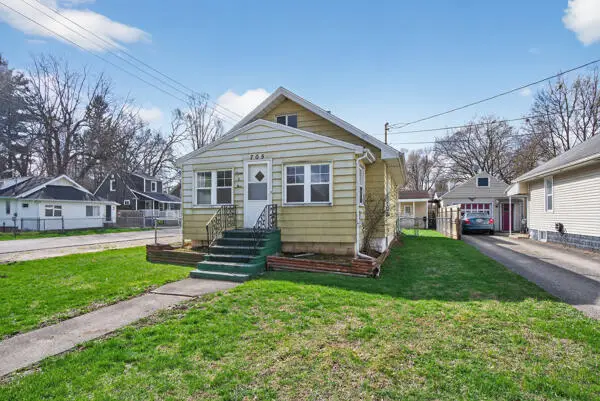 705 E Bird Street, Jackson, MI 49203 - #2