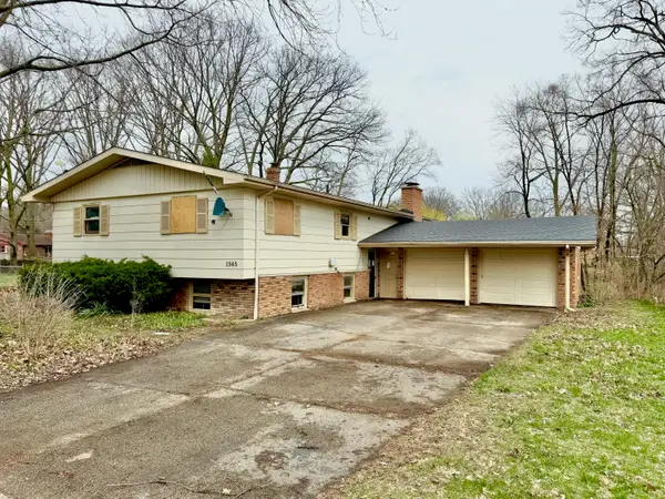 1565 N Teakwood Drive, Stevensville, MI 49127