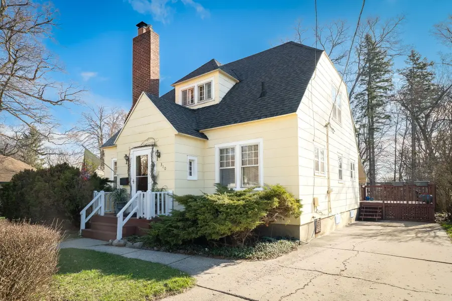 310 S Cross Street, Greenville, MI 48838 - #3