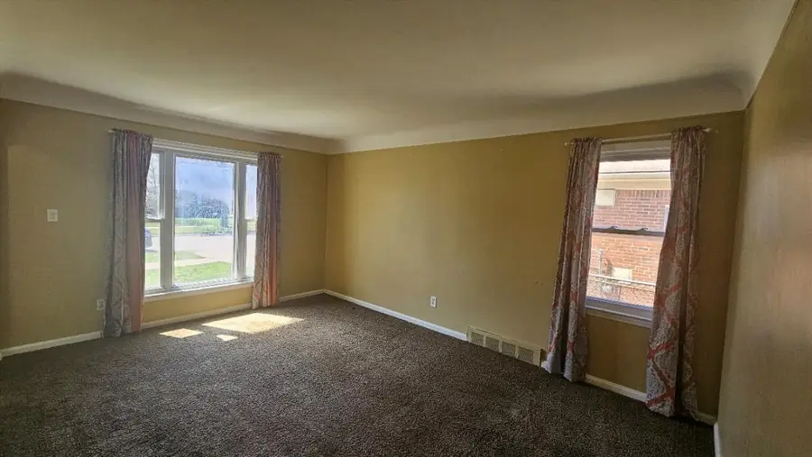 21345 Newcastle Road, Harper Woods, MI 48225 - #3