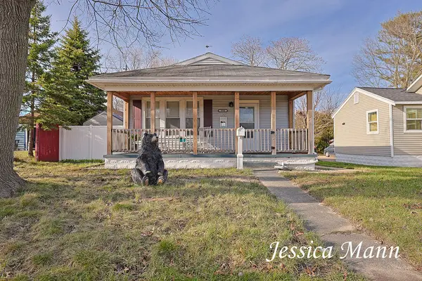 990 W Laketon Avenue, Muskegon, MI 49441