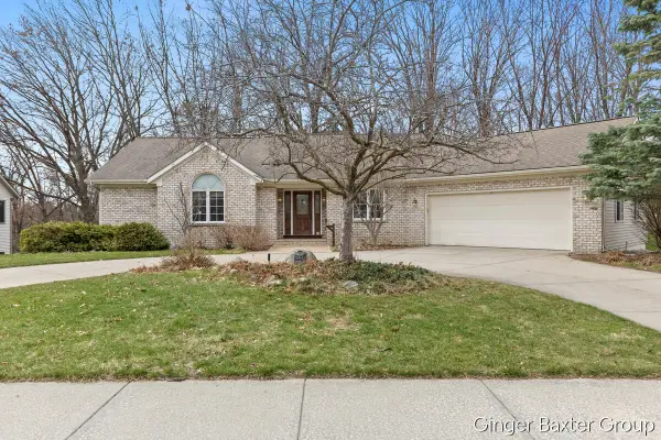 3841 Summit View Drive Ne, Grand Rapids, MI 49525
