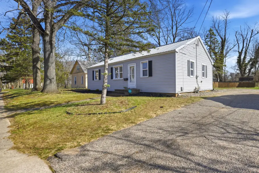 117 Robinson Street, Allegan, MI 49010 - #2