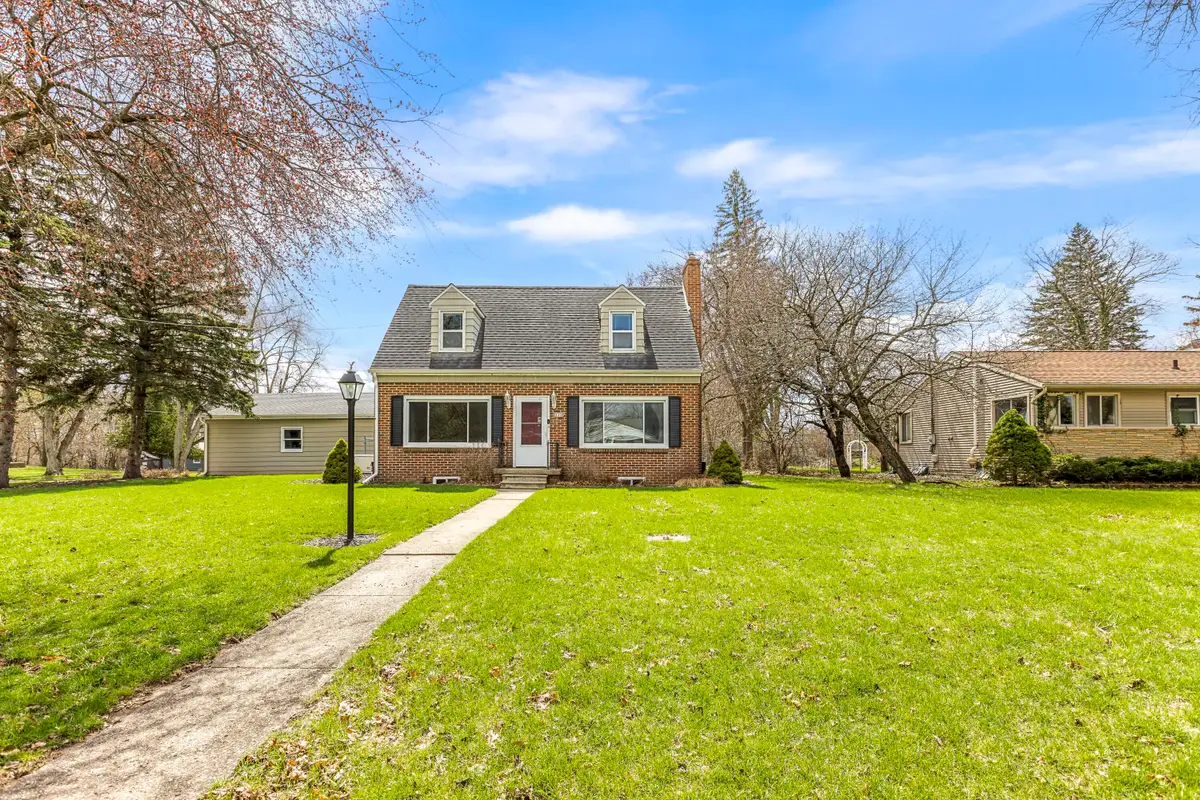 320 River Street, Hillsdale, MI 49242 - #1