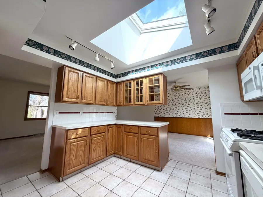 3382 Devon Drive Ne, Grand Rapids, MI 49546 - #3