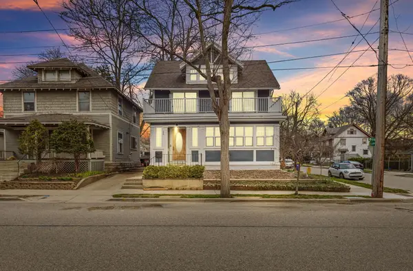 22 Grand Avenue Ne, Grand Rapids, MI 49503