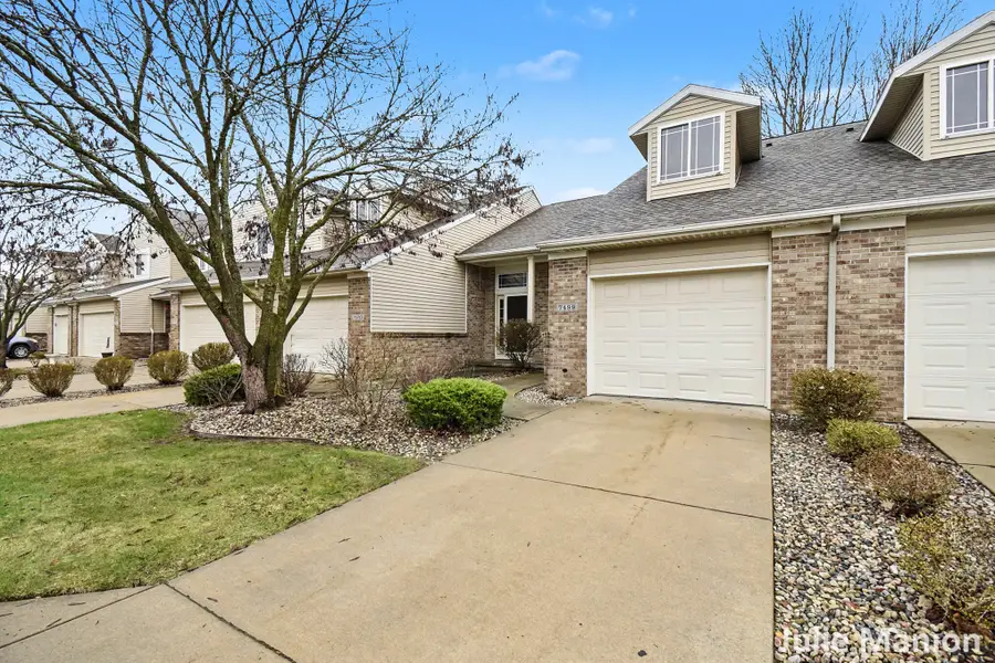 7499 Navajo Valley Drive Sw, Byron Center, MI 49315 - #2