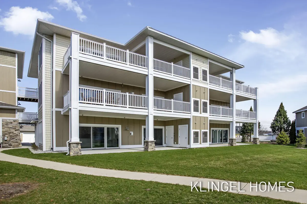 930 W Savidge Street #4, Spring Lake, MI 49456 - #1