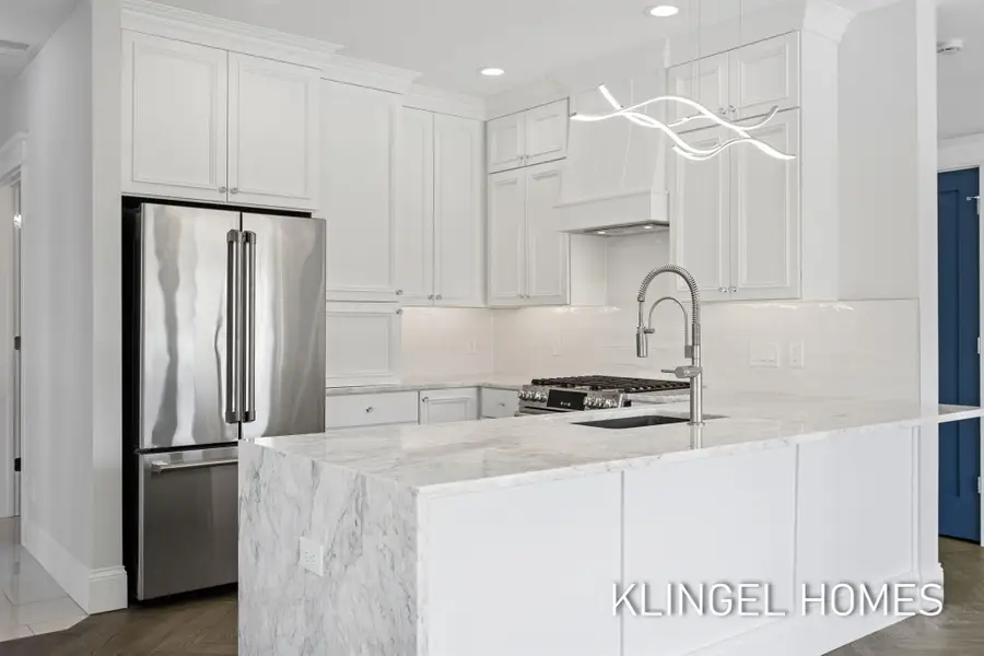 930 W Savidge Street #4, Spring Lake, MI 49456 - #2