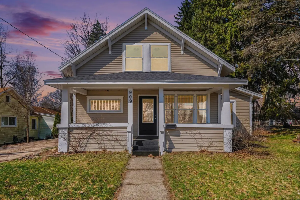 909 S Franklin Street, Greenville, MI 48838 - #1