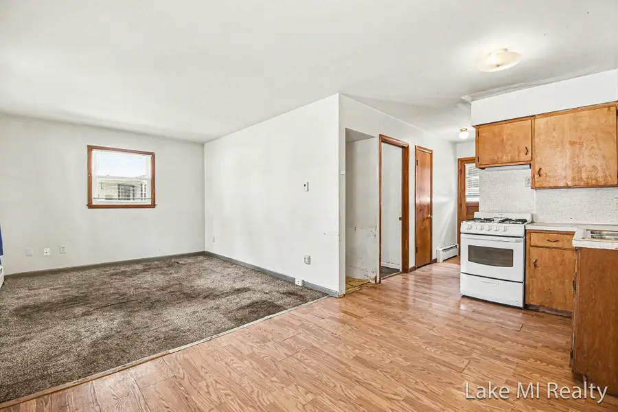 906 Belfield Street Sw, Wyoming, MI 49509 - #2