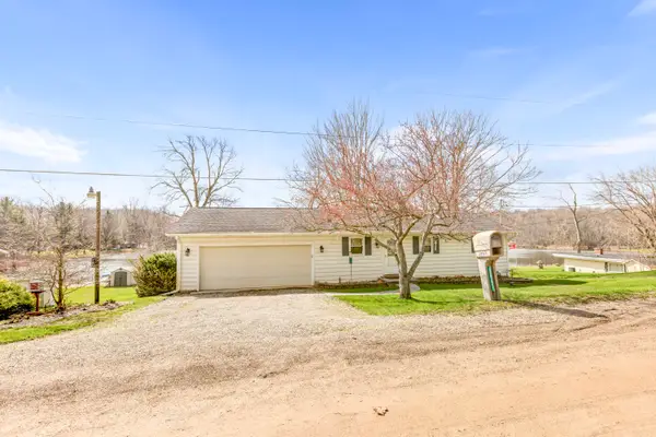 3865 Strawberry Hill Road, Hillsdale, MI 49242