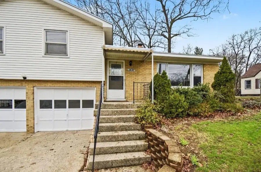 3835 Burlingame Avenue Sw, Wyoming, MI 49509 - #3