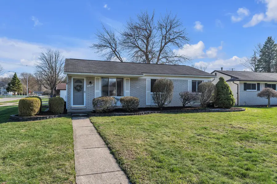 39345 Surrey Heights Court, Westland, MI 48186 - #3