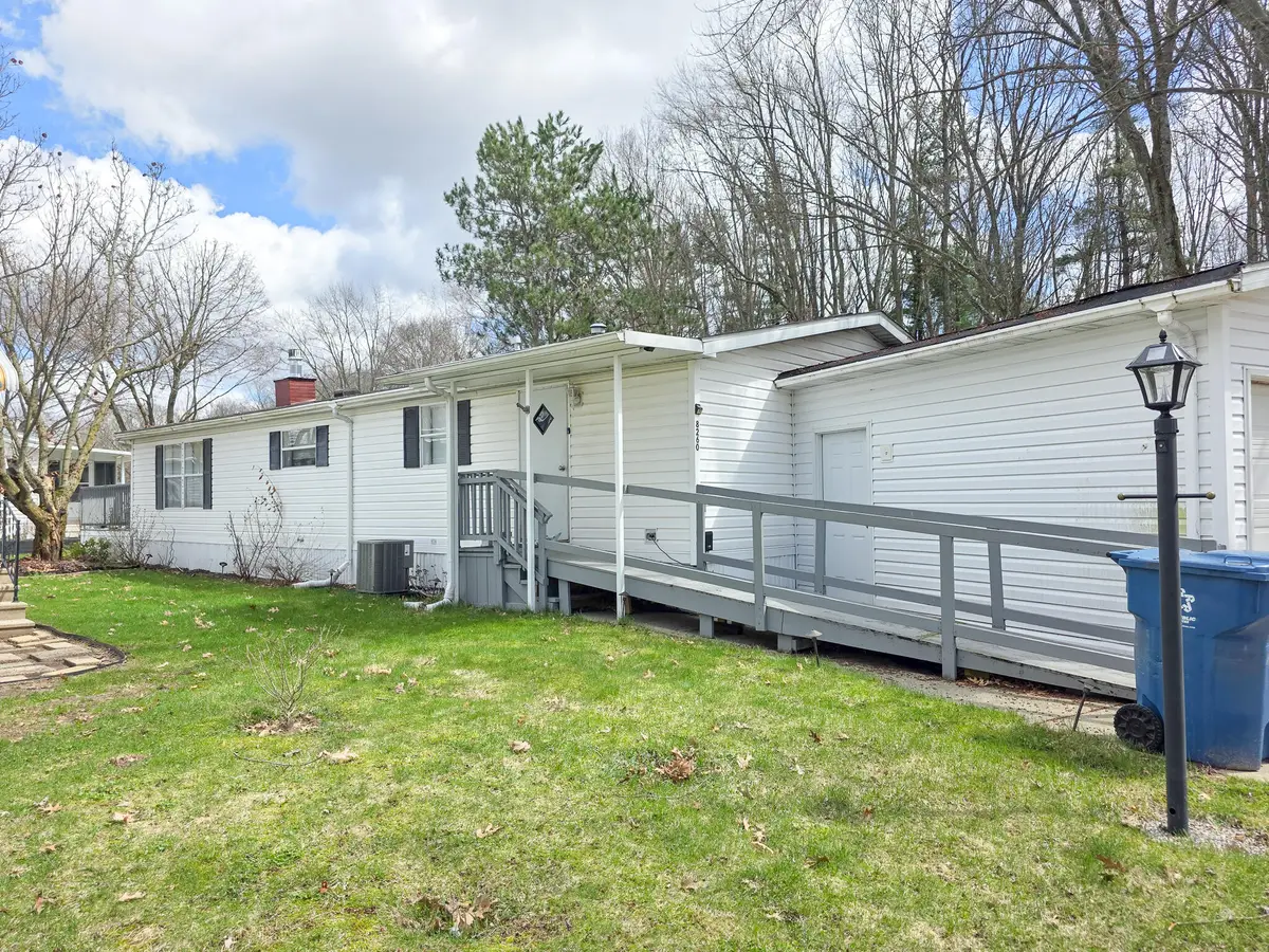 8260 Earls Court, Kalamazoo, MI 49009 - #1
