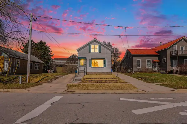 38 Lake Street, Manistee, MI 49660