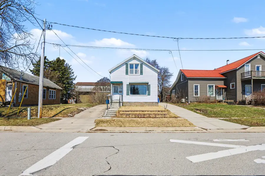 38 Lake Street, Manistee, MI 49660 - #2