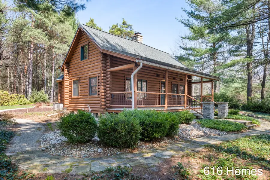 8915 Jewell Avenue Ne, Comstock Park, MI 49321 - #3