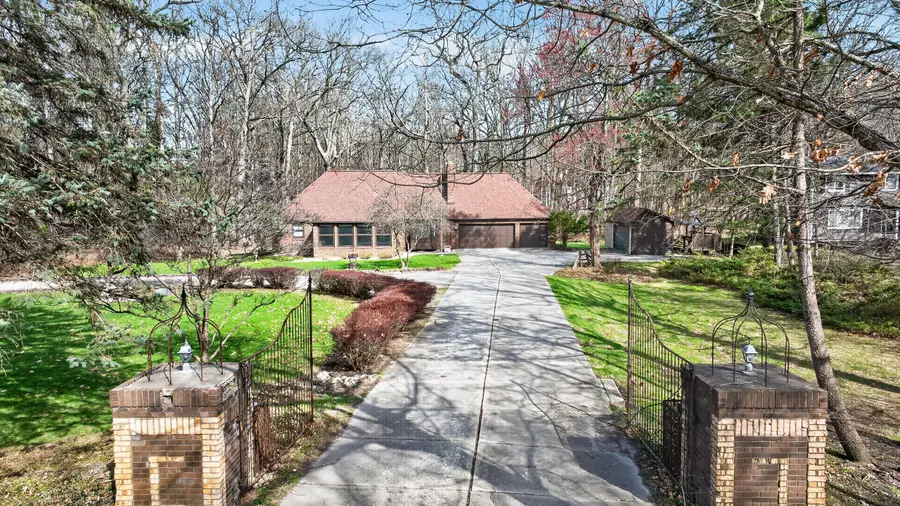 6284 Stofer Road, Chelsea, MI 48118 - #2