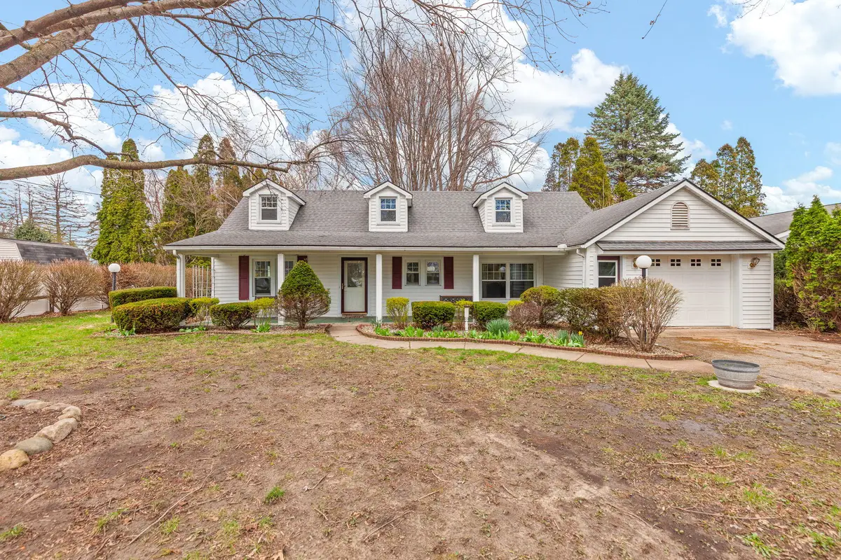 606 High Street, Blissfield, MI 49228 - #1