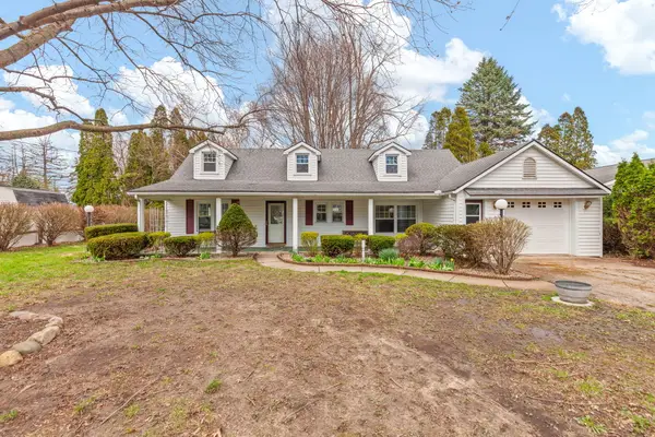 606 High Street, Blissfield, MI 49228