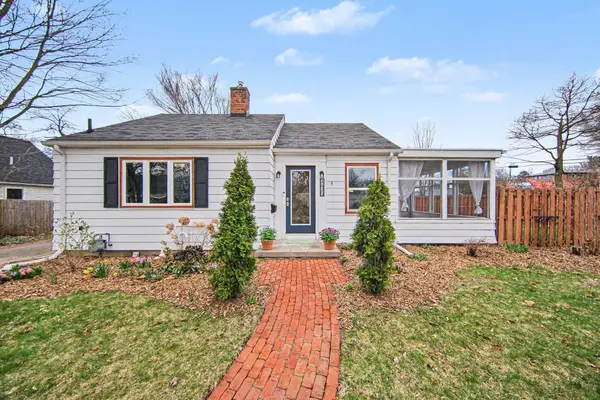 1425 Iroquois Place, Ann Arbor, MI 48104